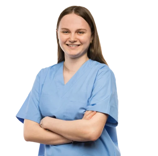 Eine Schülerin die die Arme verschränkt.