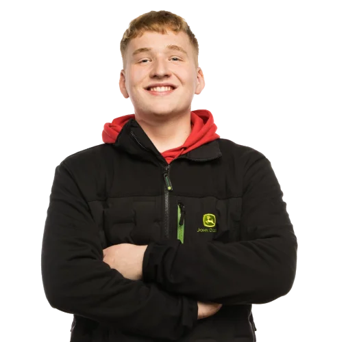 Eine Schüler der die Arme verschränkt.